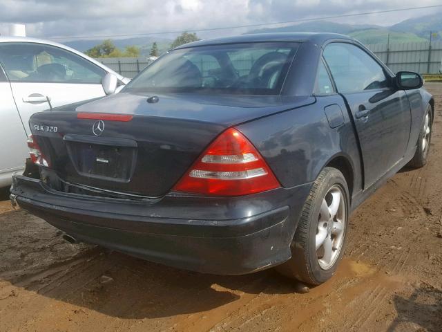 WDBKK65F82F236428 - 2002 MERCEDES-BENZ SLK 320 BLACK photo 4