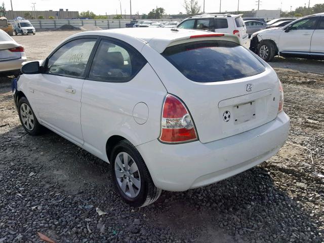 KMHCM36C99U133314 - 2009 HYUNDAI ACCENT GS WHITE photo 3