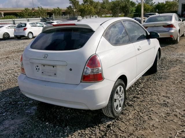 KMHCM36C99U133314 - 2009 HYUNDAI ACCENT GS WHITE photo 4