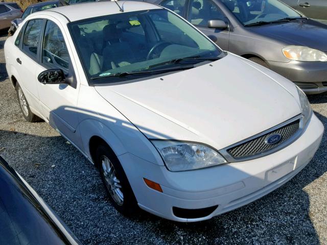 1FAFP34N95W228991 - 2005 FORD FOCUS ZX4 WHITE photo 1