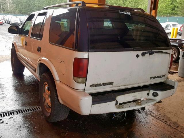 1GNDT13W11K244848 - 2001 CHEVROLET BLAZER WHITE photo 3