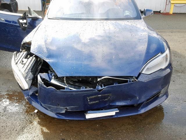 5YJSA1E12HF209752 - 2017 TESLA MODEL S ლურჯი ფოტო 7