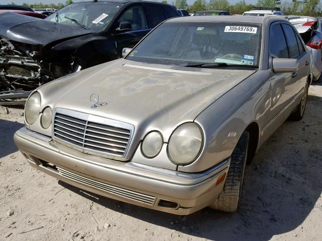 WDBJF25F0WA635622 - 1998 MERCEDES-BENZ E 300TD GOLD photo 2