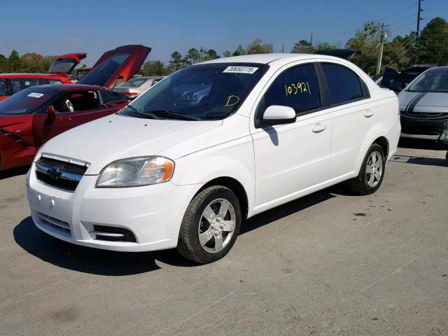 KL1TD5DE7AB042358 - 2010 CHEVROLET AVEO LS WHITE photo 2