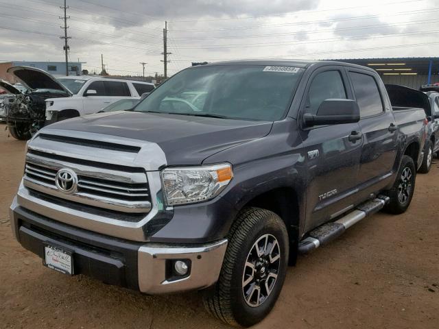 5TFDW5F18HX638206 - 2017 TOYOTA TUNDRA CRE GRAY photo 2