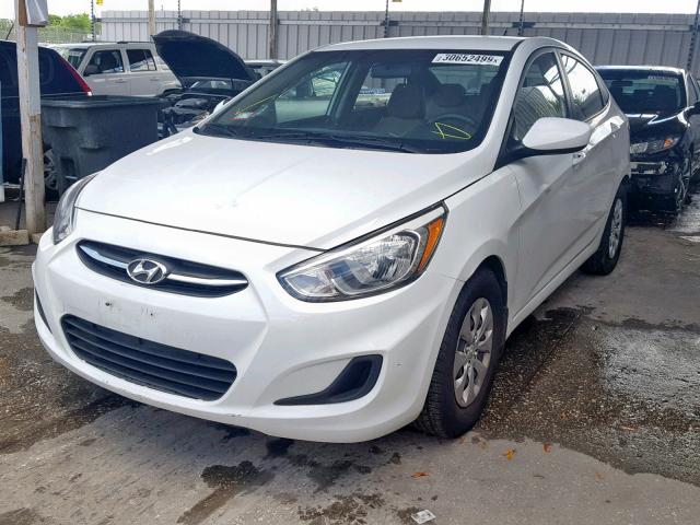 KMHCT4AE5GU115245 - 2016 HYUNDAI ACCENT SE WHITE photo 2