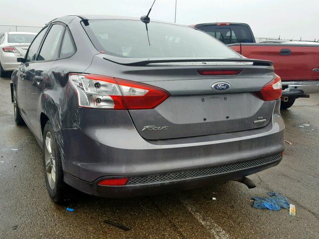 1FAHP3F26CL391012 - 2012 FORD FOCUS SE GRAY photo 3