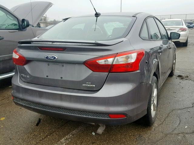 1FAHP3F26CL391012 - 2012 FORD FOCUS SE GRAY photo 4