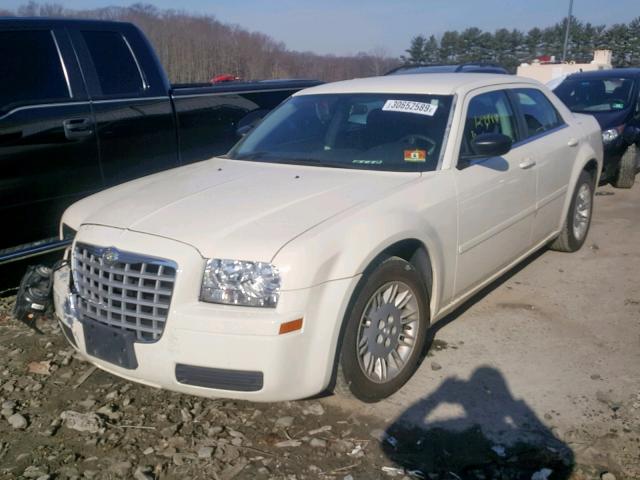 2C3KA43R86H470857 - 2006 CHRYSLER 300 WHITE photo 2