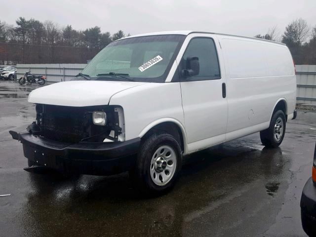 1GTS8AF4XD1187104 - 2013 GMC SAVANA G15 WHITE photo 2