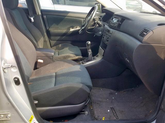 2T1BY30EX5C472802 - 2005 TOYOTA COROLLA XR 银色 照片 5