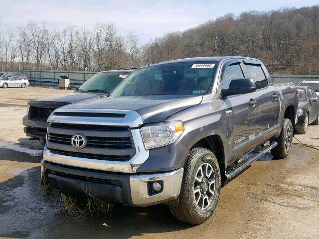 5TFDY5F12FX463801 - 2015 TOYOTA TUNDRA CRE GRAY photo 2