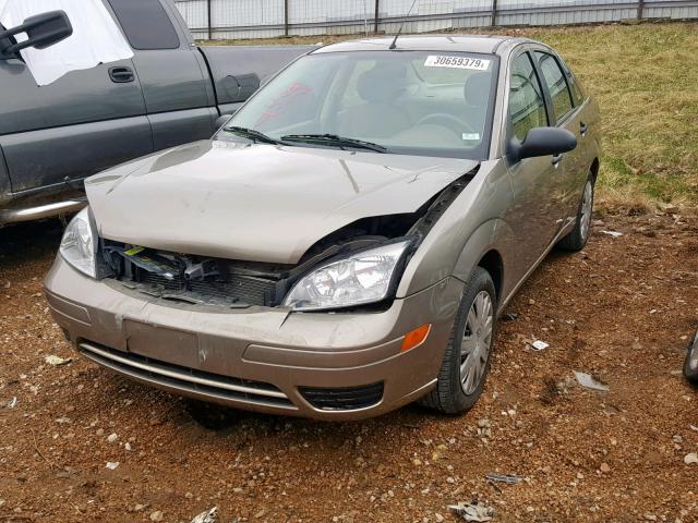 1FAFP34N35W293870 - 2005 FORD FOCUS ZX4 TAN photo 2