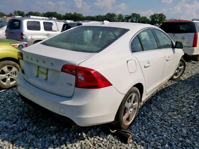 YV1622FSXC2108931 - 2012 VOLVO S60 T5 WHITE photo 4