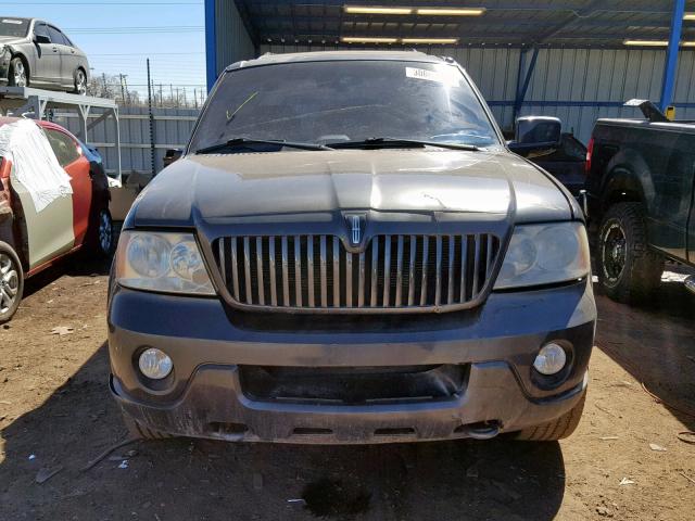 5LMFU28R44LJ32933 - 2004 LINCOLN NAVIGATOR 石墨色 照片 10