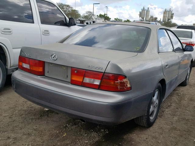 JT8BF28G2W5039221 - 1998 LEXUS ES 300 GRAY photo 4