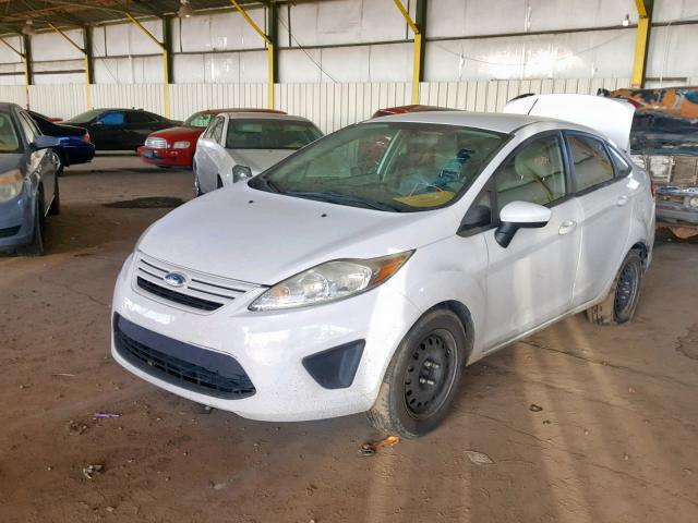 3FADP4AJ9CM137859 - 2012 FORD FIESTA S WHITE photo 2