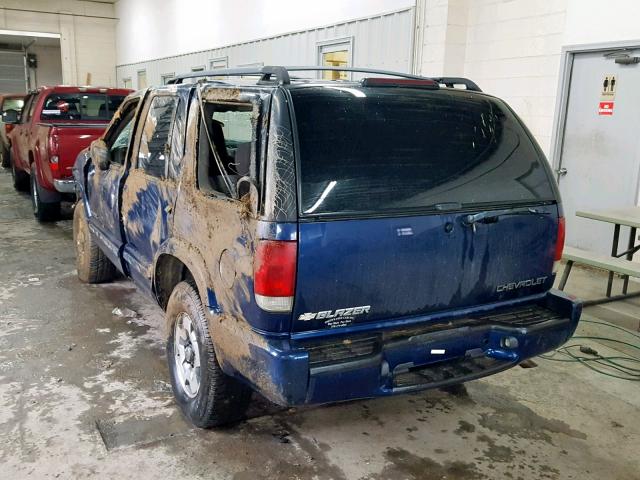 1GNDT13W62K207649 - 2002 CHEVROLET BLAZER BLUE photo 3