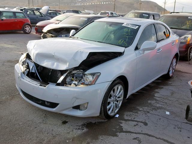 JTHCK262462002082 - 2006 LEXUS IS 250 WHITE photo 2