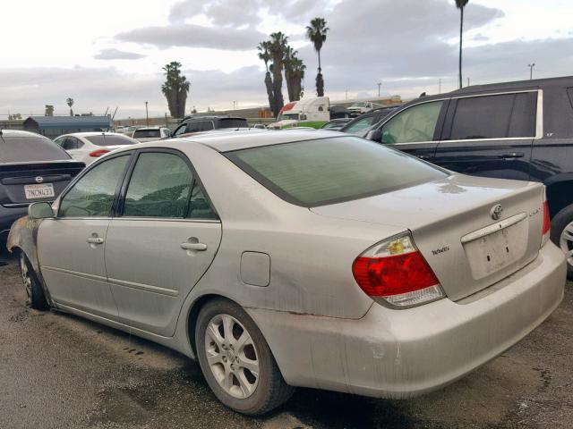 4T1BE32K25U549575 - 2005 TOYOTA CAMRY LE SILVER photo 3