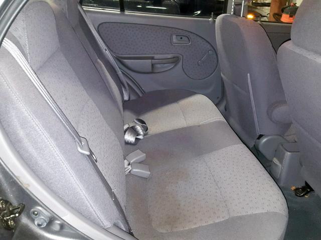 KNADC125536223673 - 2003 KIA RIO GRAY photo 6