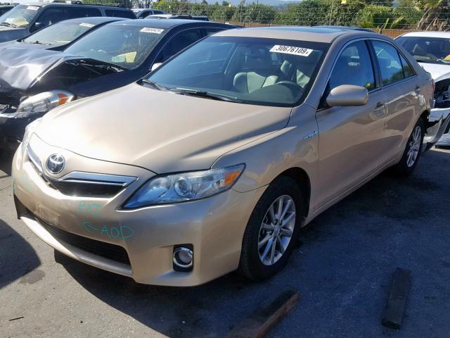 4T1BB3EK3BU134250 - 2011 TOYOTA CAMRY HYBR GOLD photo 2