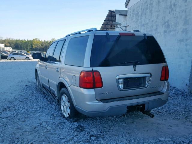 5LMFU28R23LJ03574 - 2003 LINCOLN NAVIGATOR Gümüş foto 3