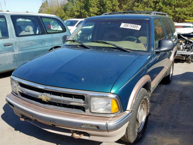 1GNDT13W7T2147561 - 1996 CHEVROLET BLAZER GREEN photo 2