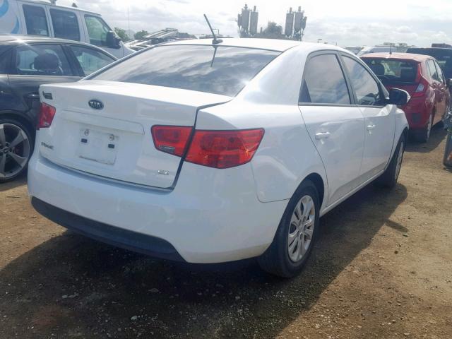 KNAFU4A29A5852807 - 2010 KIA FORTE EX WHITE photo 4