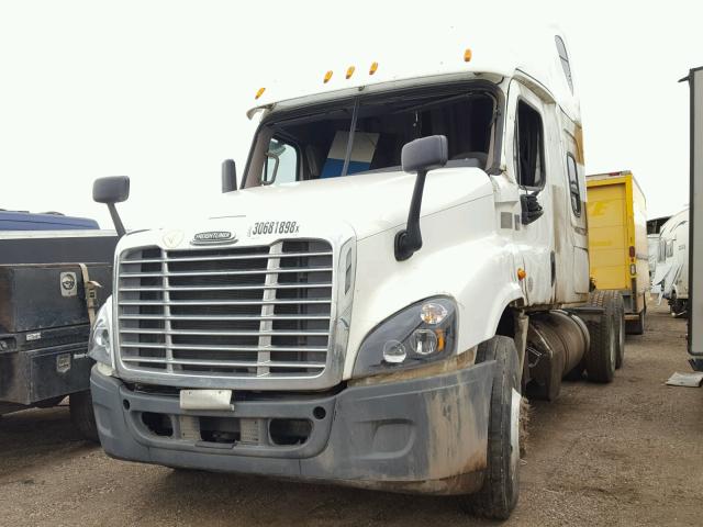 3AKJGLD50FSGT2866 - 2015 FREIGHTLINER CASCADIA 1 WHITE photo 2