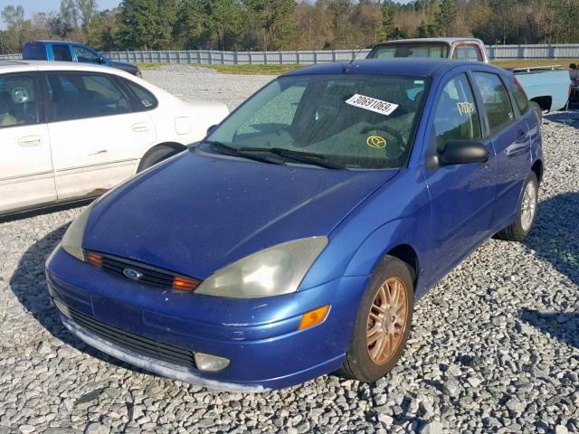 3FAFP37304R124658 - 2004 FORD FOCUS ZX5 BLUE photo 2