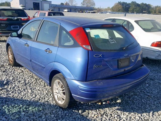 3FAFP37304R124658 - 2004 FORD FOCUS ZX5 BLUE photo 3