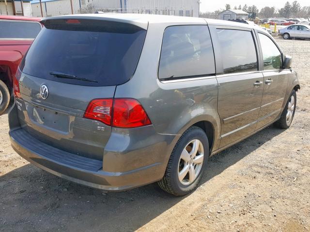 2V4RW3D15AR236702 - 2010 VOLKSWAGEN ROUTAN SE GRAY photo 4