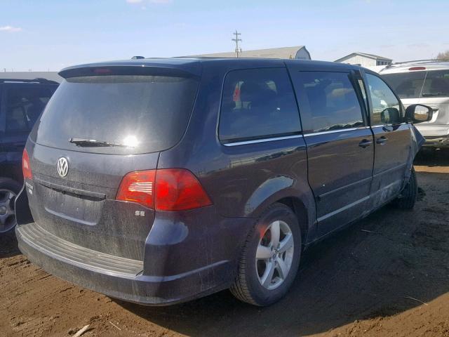 2V4RW3D16AR294964 - 2010 VOLKSWAGEN ROUTAN SE BLACK photo 4