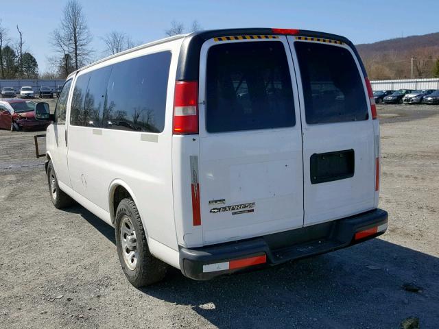 1GNSHBF42B1125433 - 2011 CHEVROLET EXPRESS G1 WHITE photo 3