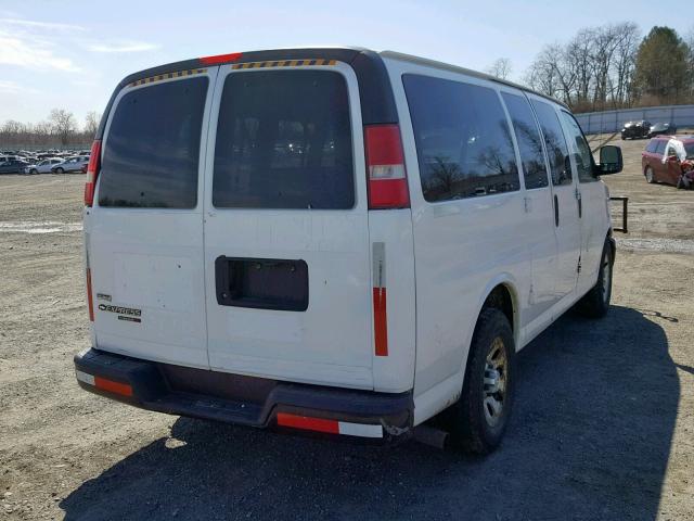 1GNSHBF42B1125433 - 2011 CHEVROLET EXPRESS G1 WHITE photo 4