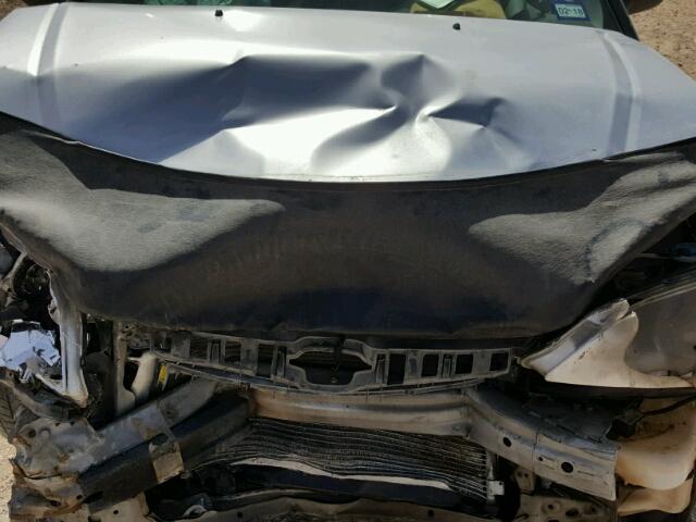 2HGES163X4H619103 - 2004 HONDA CIVIC DX V SILVER photo 7