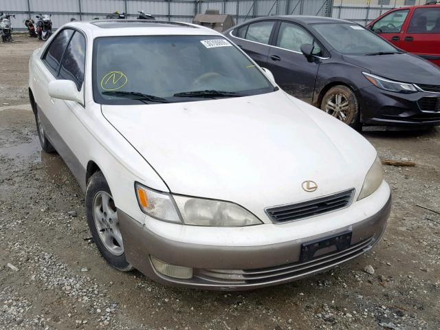 JT8BF22G7V0069495 - 1997 LEXUS ES 300 WHITE photo 1