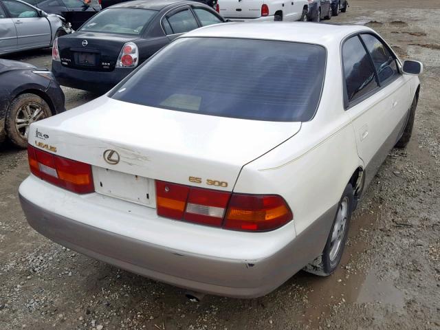 JT8BF22G7V0069495 - 1997 LEXUS ES 300 WHITE photo 4