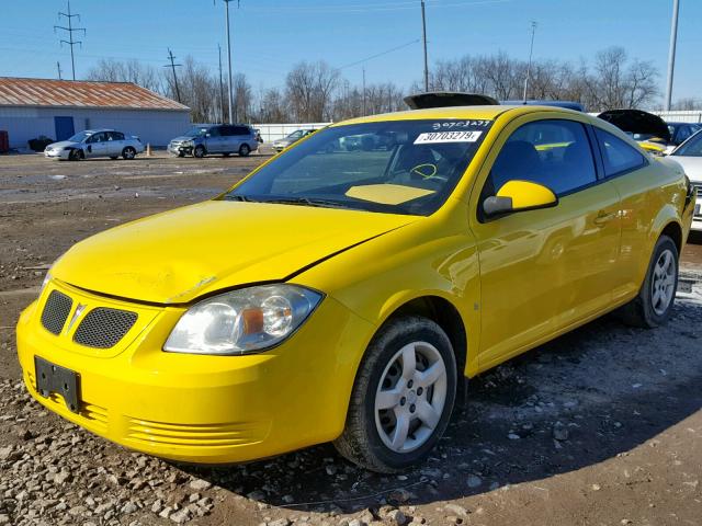 1G2AS18HX97125563 - 2009 PONTIAC G5 YELLOW photo 2