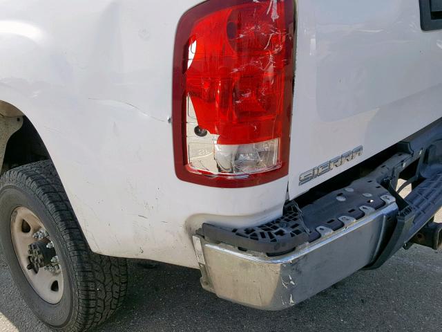 1GTHC44K69E138350 - 2009 GMC SIERRA C25 WHITE photo 9