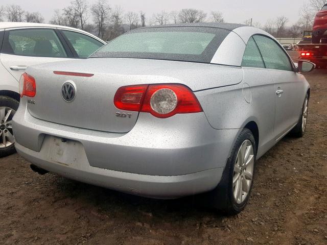 WVWBA7AH6BV000609 - 2011 VOLKSWAGEN EOS KOMFOR SILVER photo 4