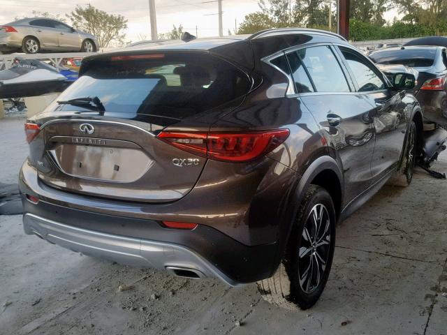 SJKCH5CR2JA048976 - 2018 INFINITI QX30 BASE BROWN photo 4