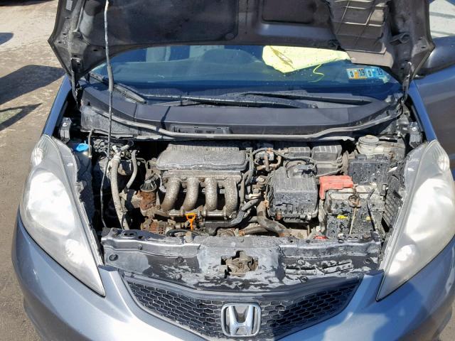 JHMGE8G34BS001219 - 2011 HONDA FIT GRAY photo 7