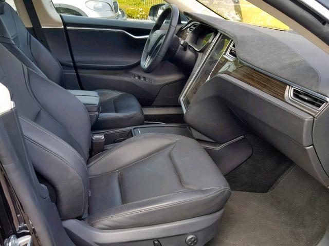 5YJSA1E26GF145741 - 2016 TESLA MODEL S Սև լուսանկար 5