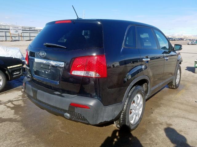 5XYKT3A16BG109066 - 2011 KIA SORENTO BASE  photo 4