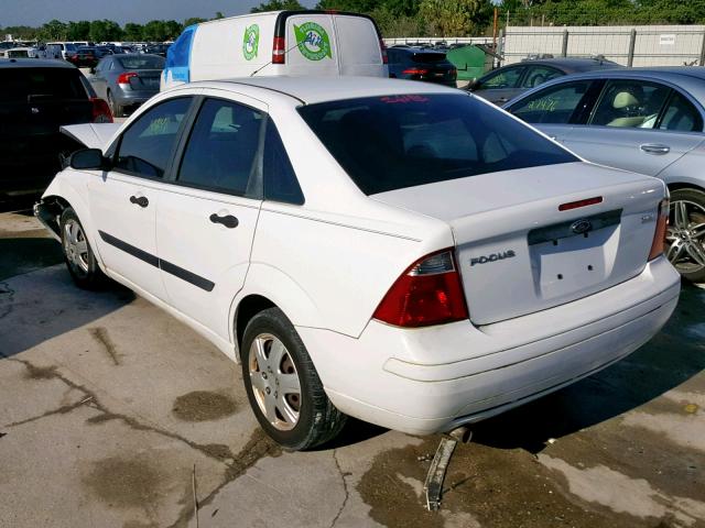 1FAFP34N46W105150 - 2006 FORD FOCUS ZX4 WHITE photo 3