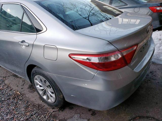 4T1BF1FK6GU501771 - 2016 TOYOTA CAMRY LE SILVER photo 5