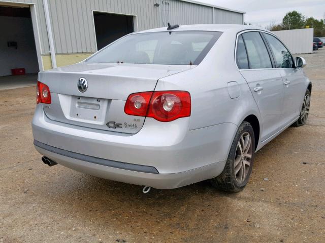 3VWSF71KX6M744983 - 2006 VOLKSWAGEN JETTA 2.5 SILVER photo 4