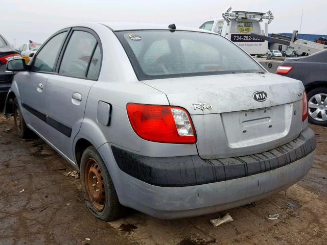 KNADE123X86317712 - 2008 KIA RIO BASE SILVER photo 3